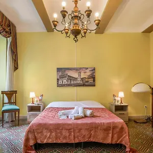 Corte Delle Uova Lucca