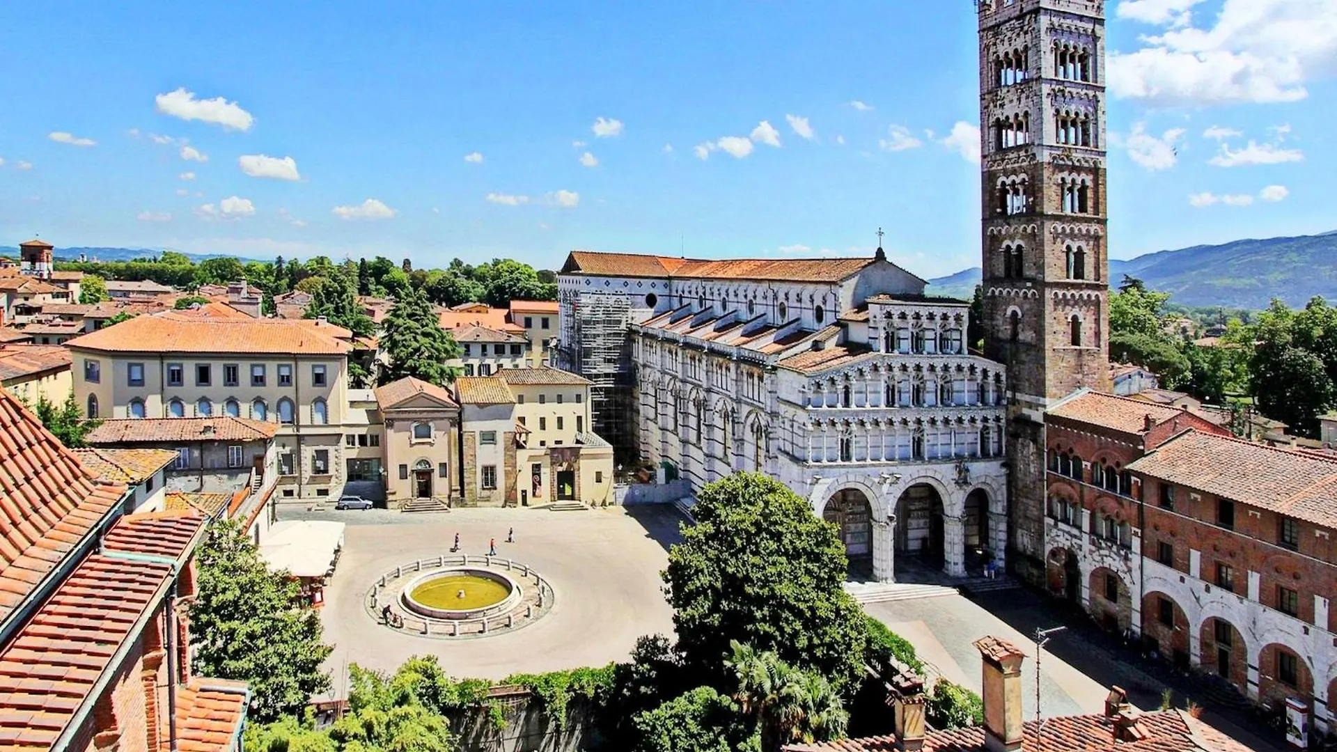 Apartment In The Historic Center Of Lucca Italy