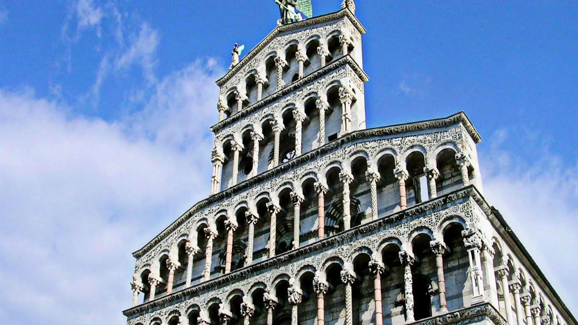 Apartment In The Historic Center Of Lucca 0*,